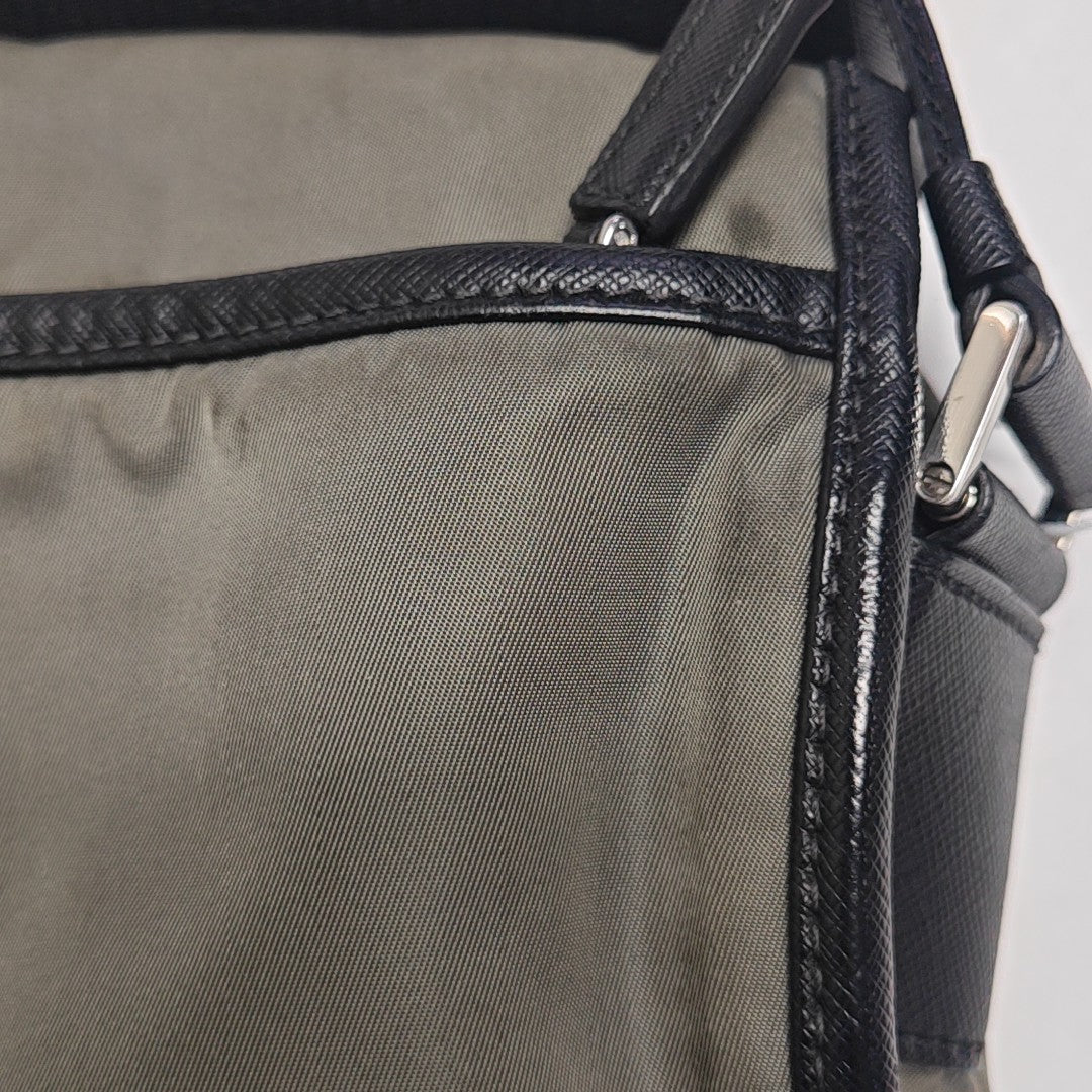 Vela Messenger Bag Nylon Green