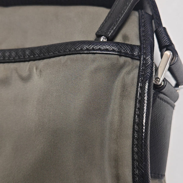 Vela Messenger Bag Nylon Green