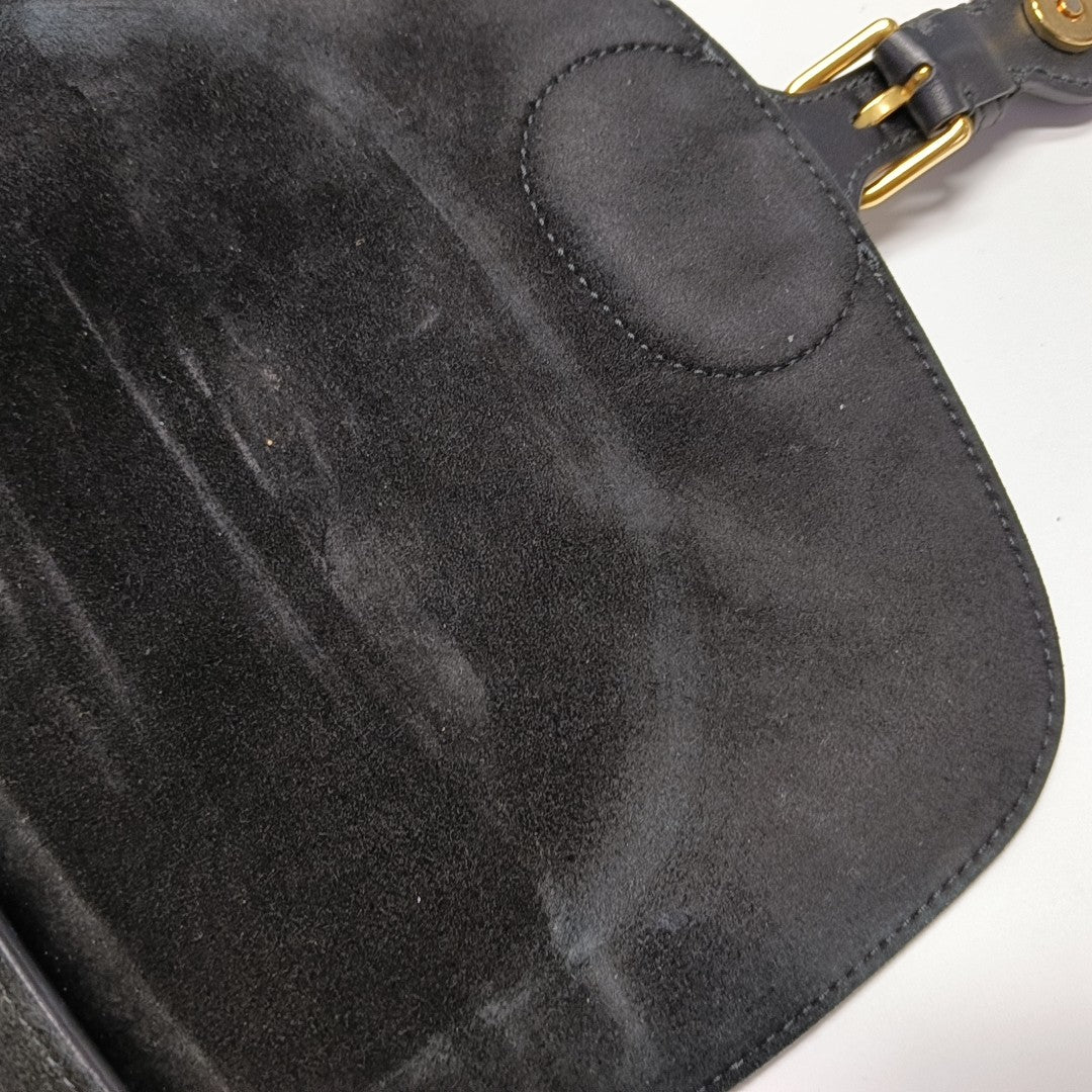 Bobby Medium Calfskin Black