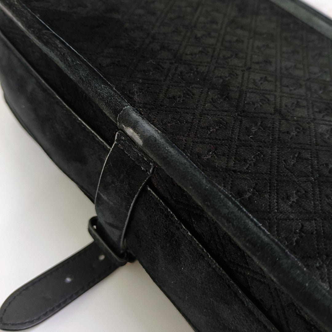 Suede Medium Black
