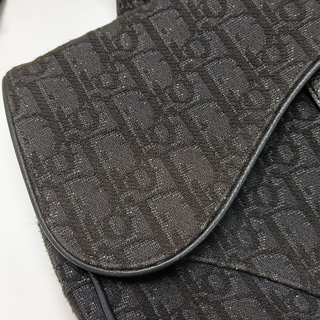 Saddle Medium Oblique Canvas Black