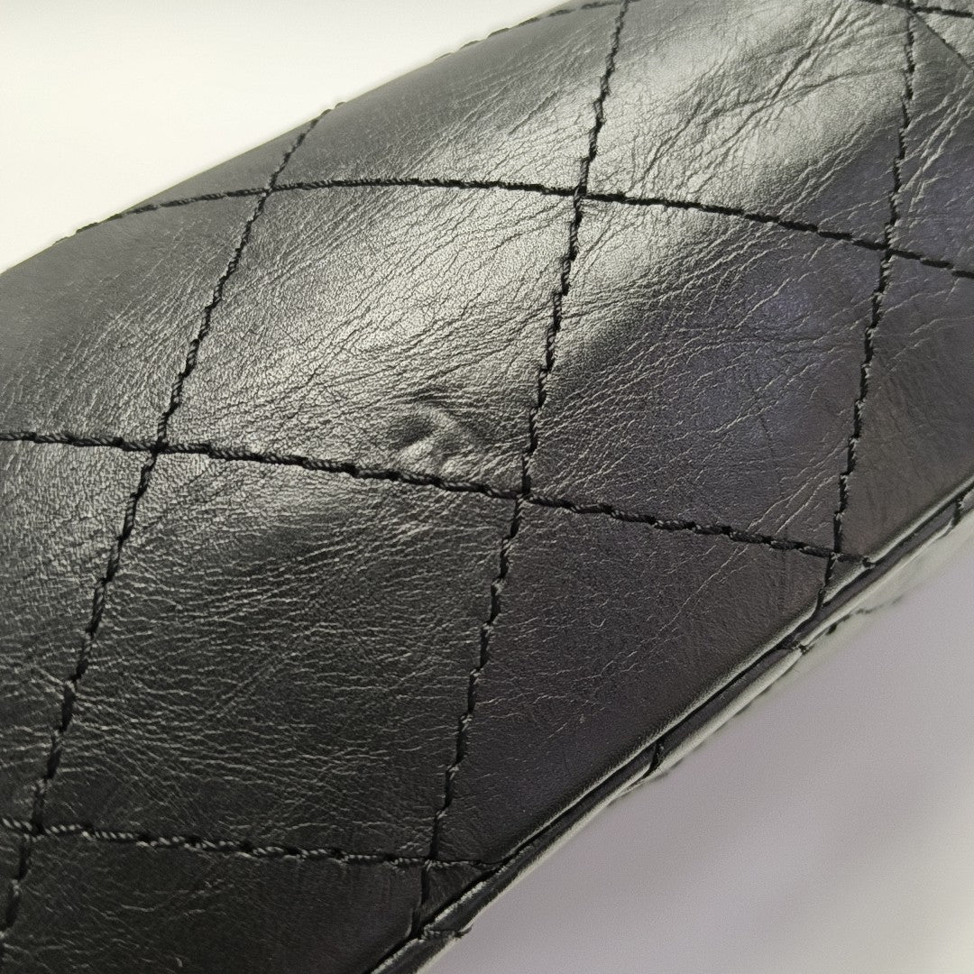 2.55 Maxi Quilted Waxed Cafskin Black