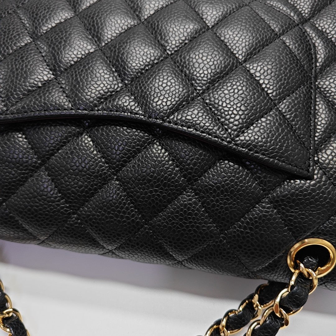 CLASSIC FLAP Medium Quilted Grained Calfskin Black