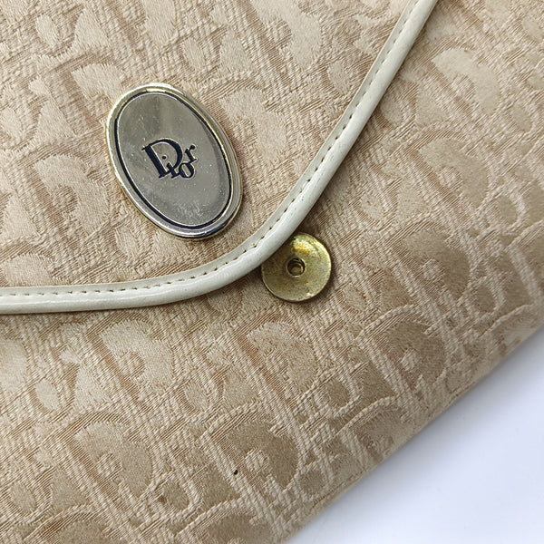 Oblique Canvas Shoulder Bag Brown