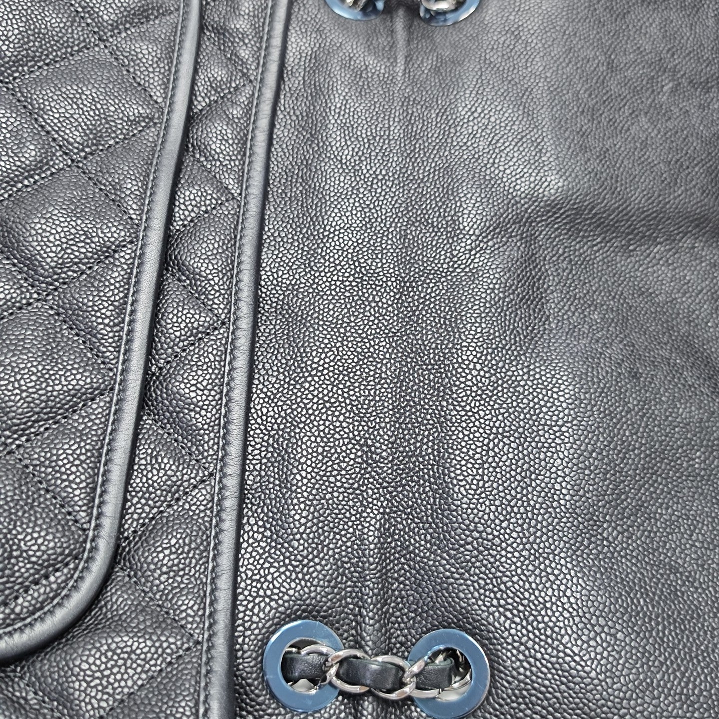 CLASSIC FLAP Jumbo Quilted Grained Calfskin Black