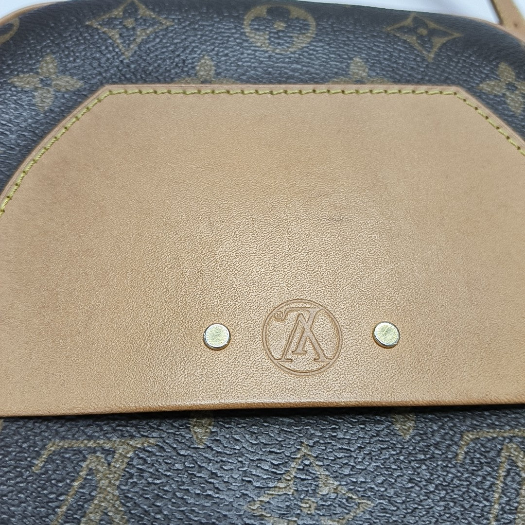 BOITE CHAPEAU MM Monogram Coated Canvas Brown