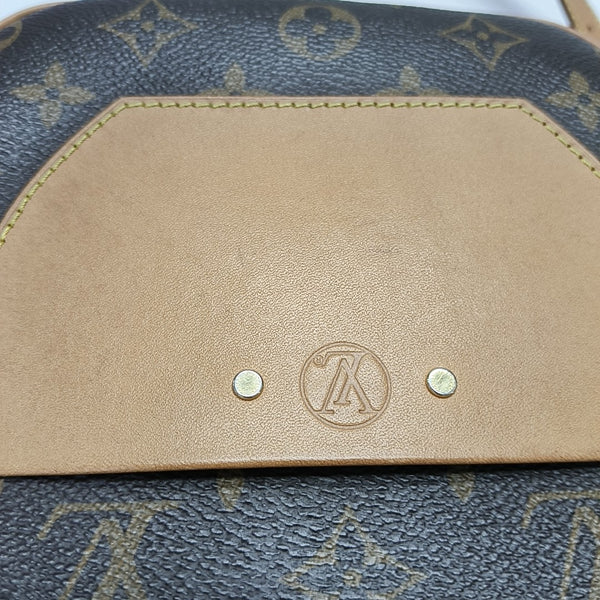 BOITE CHAPEAU MM Monogram Coated Canvas Brown