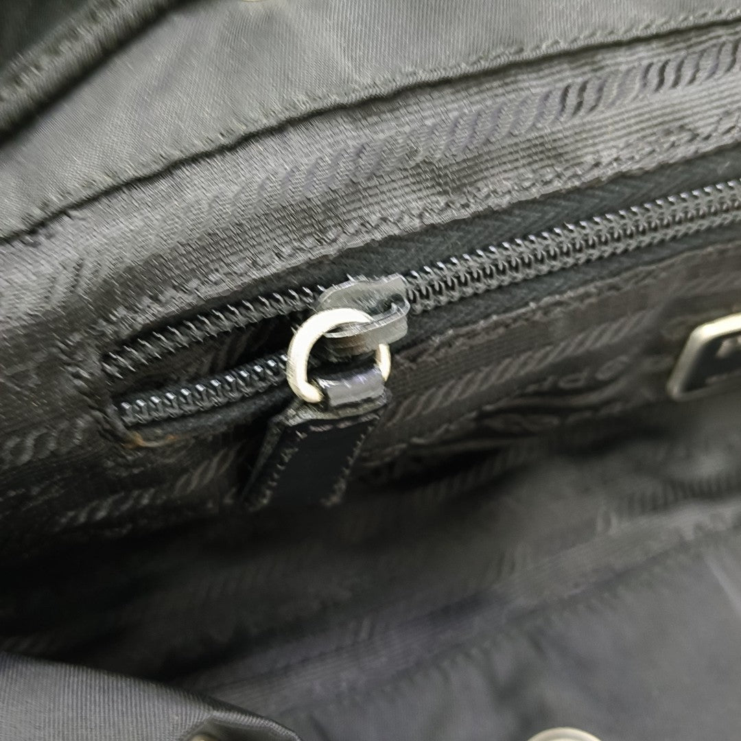 Re-Nylon Medium Nylon Black