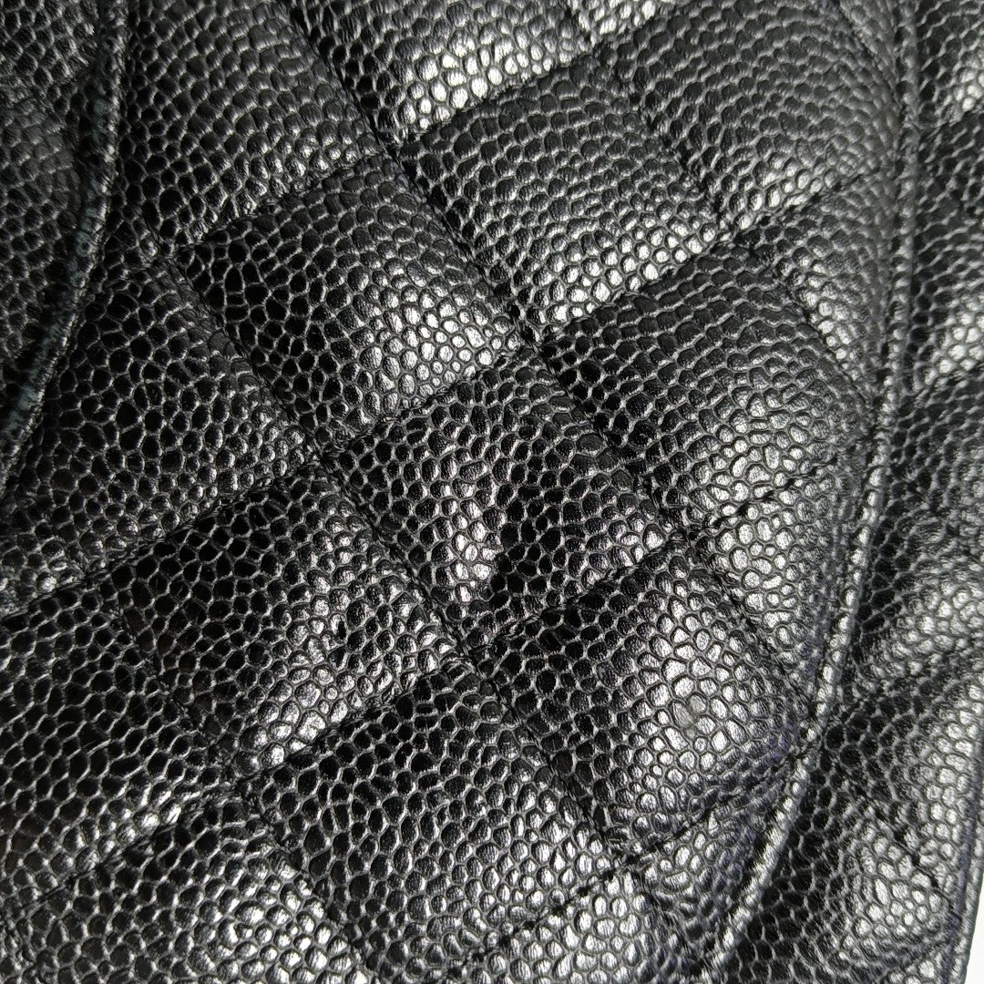 CLASSIC FLAP Medium Quilted Grained Calfskin Black
