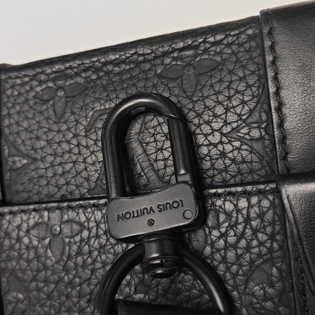 TRUNK PM Calfskin Black