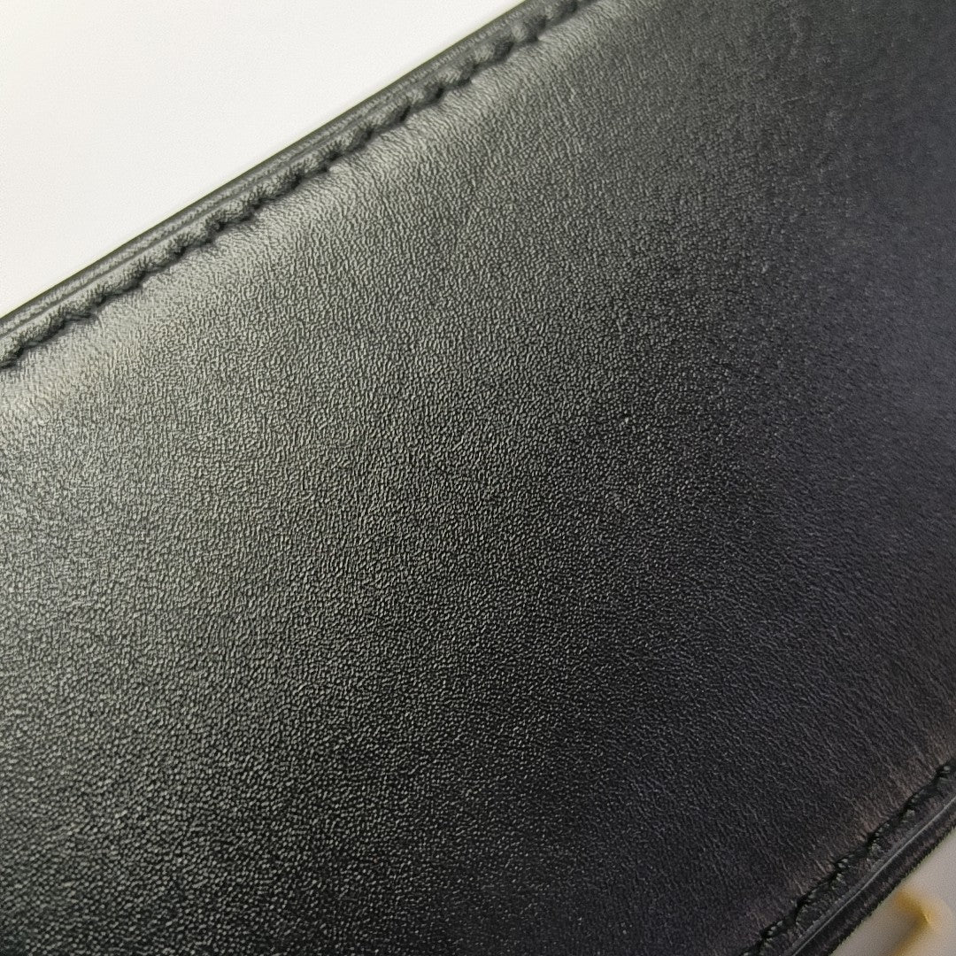 LE 5 À 7 Small Calfskin Black
