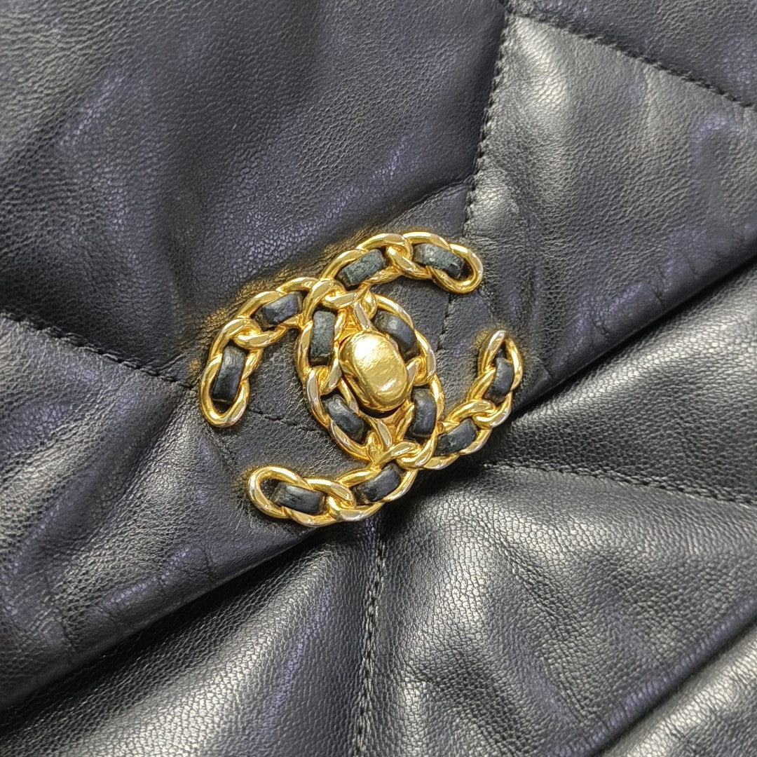 CHANEL 19 Small Quilted Lambskin Black