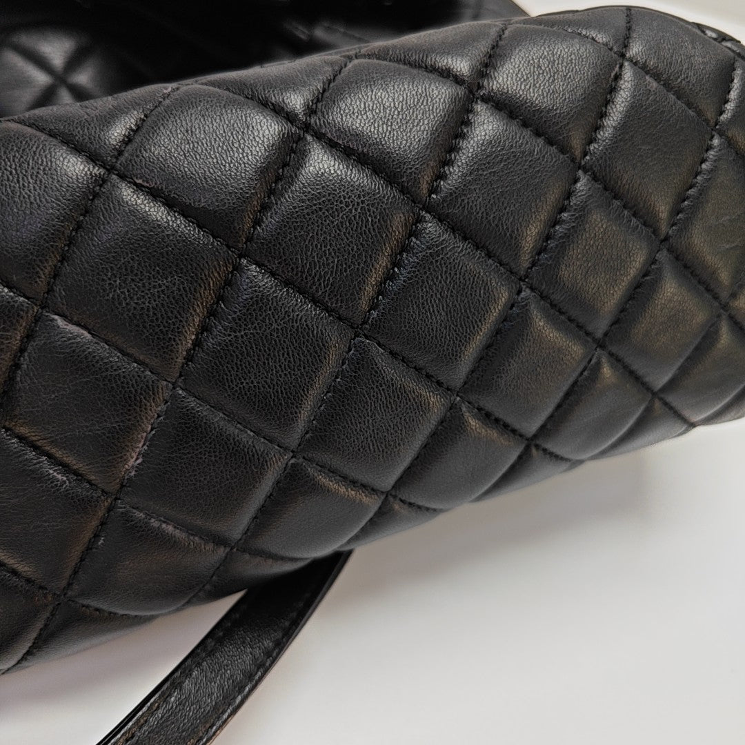 URBAN SPIRIT Small Quilted Lambskin Black