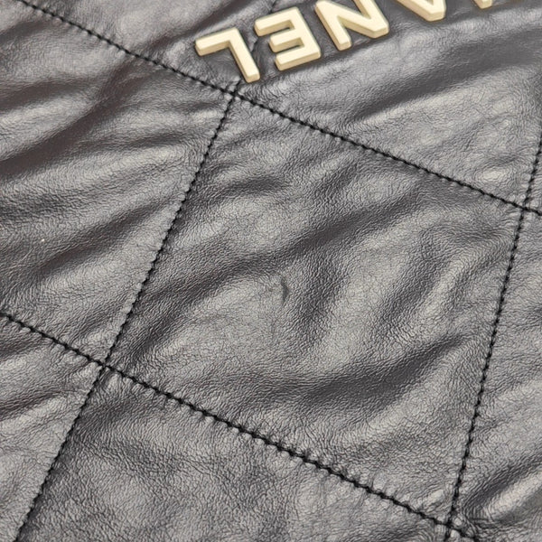 CHANEL 22 Medium Quilted Calfskin Black