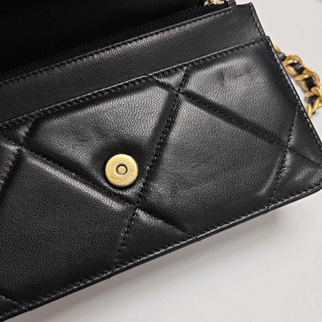 CHANEL 19 WOC Quilted Lambskin Black