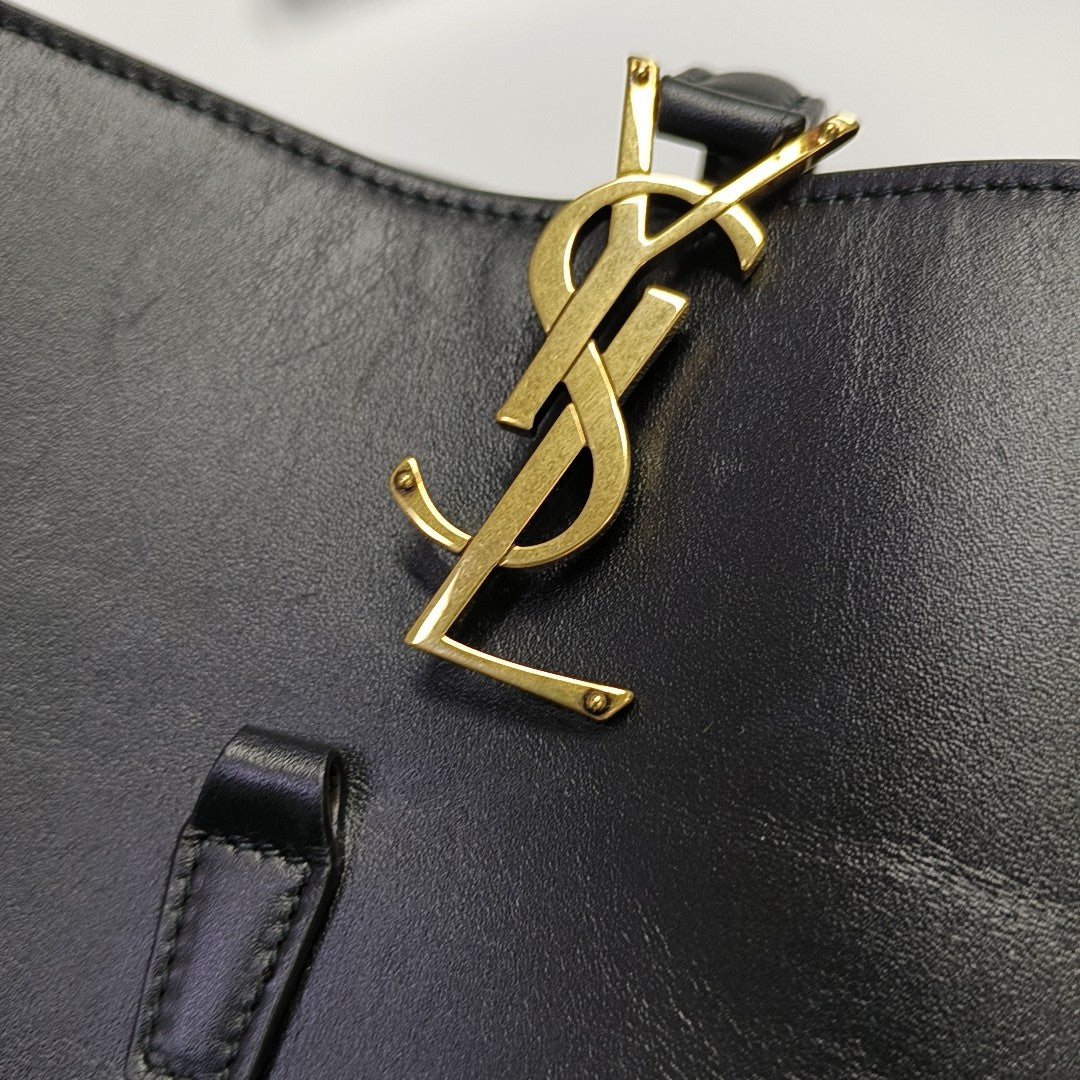 LE 37 Small Calfskin Black
