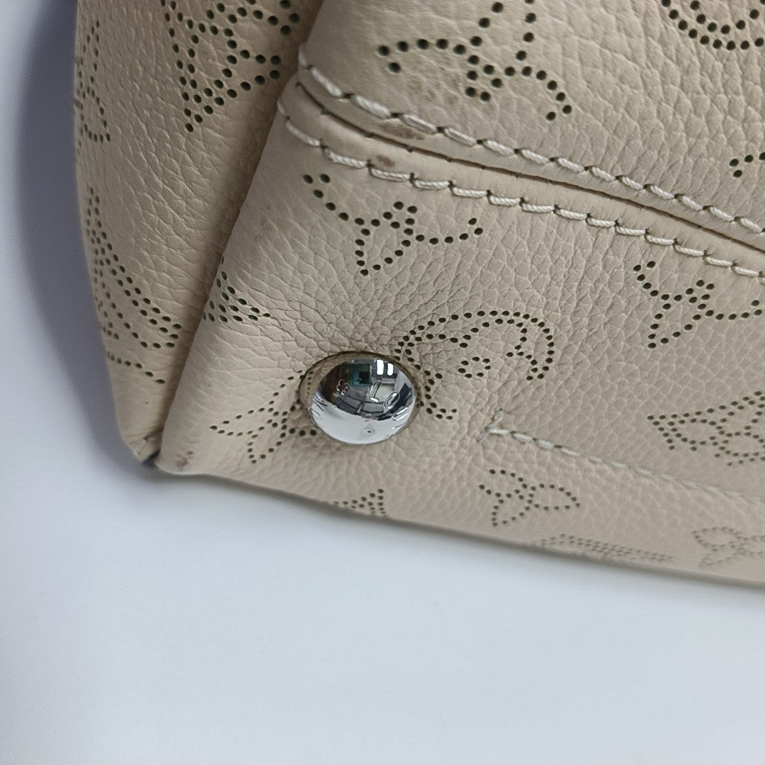 HINA PM Monogram Piel de becerro Beige
