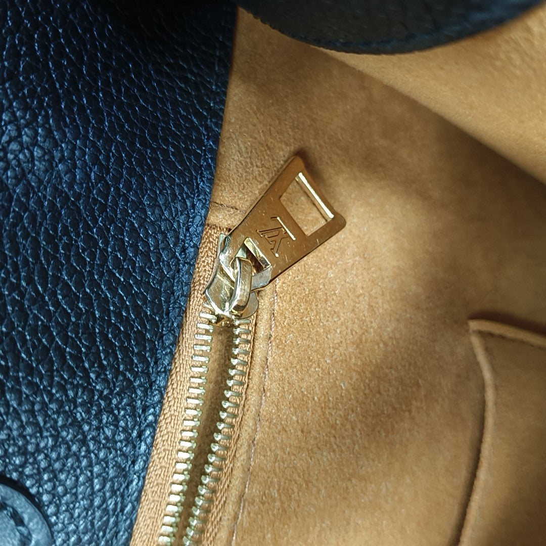 ONTHEGO MM Monogram Calfskin Black