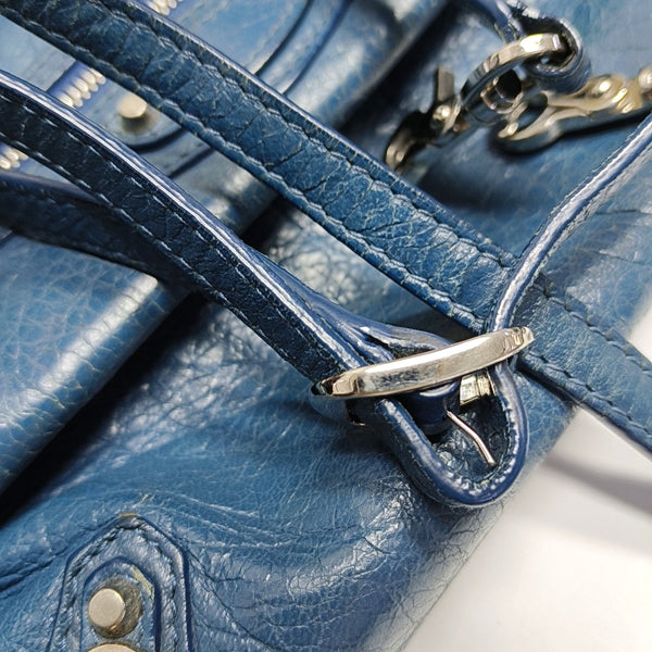 Authenticated pre-owned  Classic City Lambskin Blue - Crossbody Bag at Looply