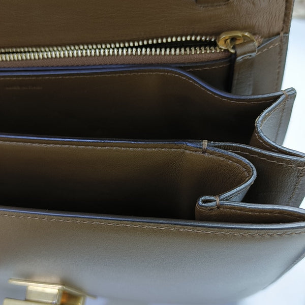 CLASSIC BOX Medium Calfskin Brown