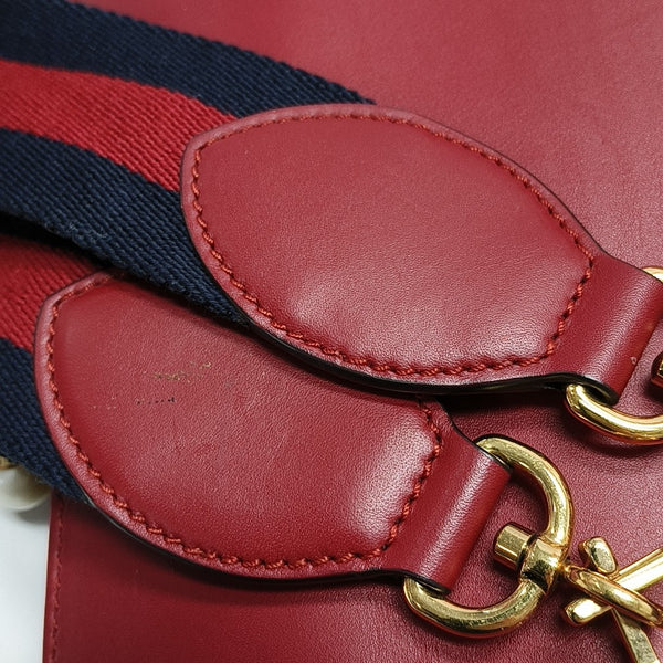 Nymphaea Medium Calfskin Red