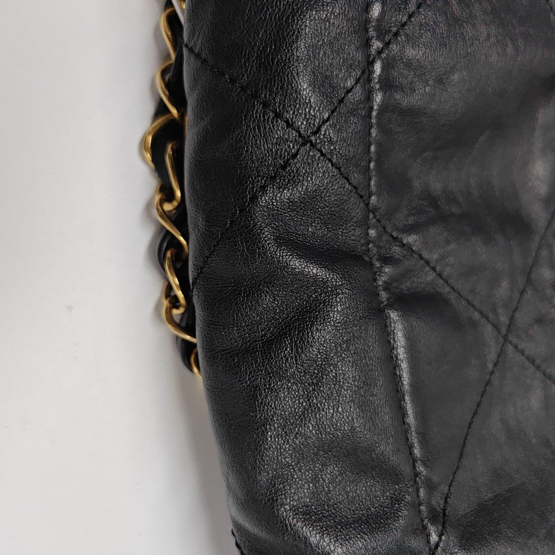 CHANEL 22 Small Quilted Calfskin Black