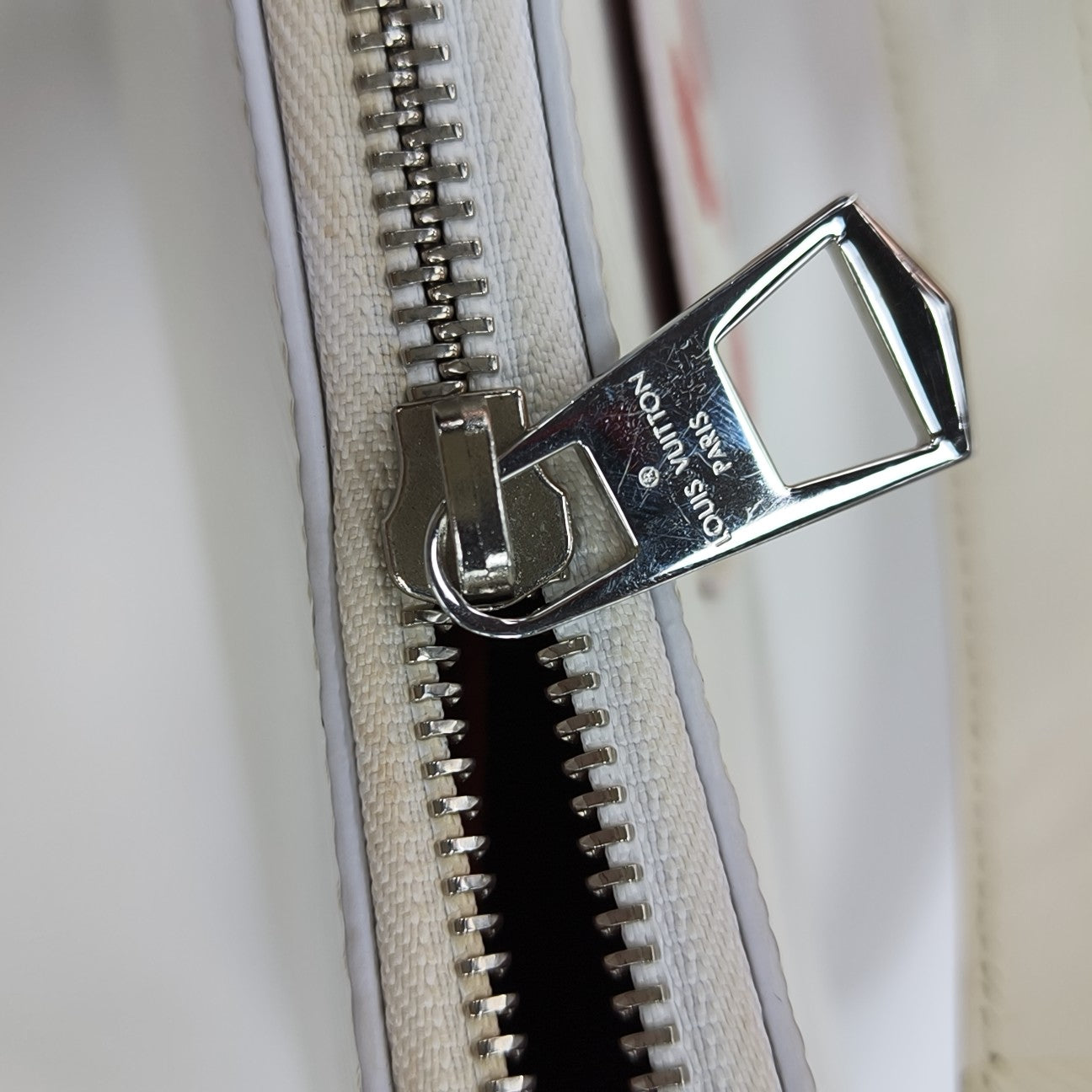 Epi Shoulder Bag White