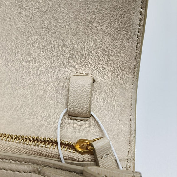 CLASSIC BOX Medium Calfskin Beige