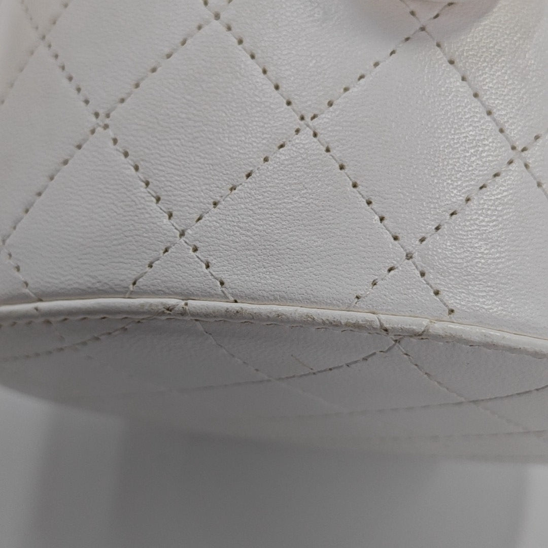 Round Vanity Medium Quilted Lambskin White