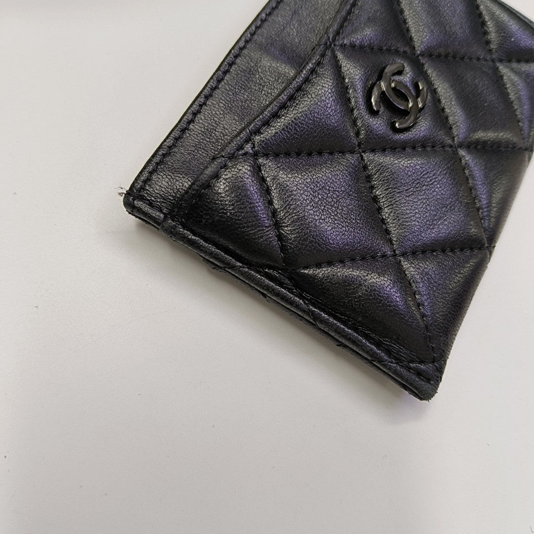 CLASSIC FLAP Quilted Lambskin Black Card Holder