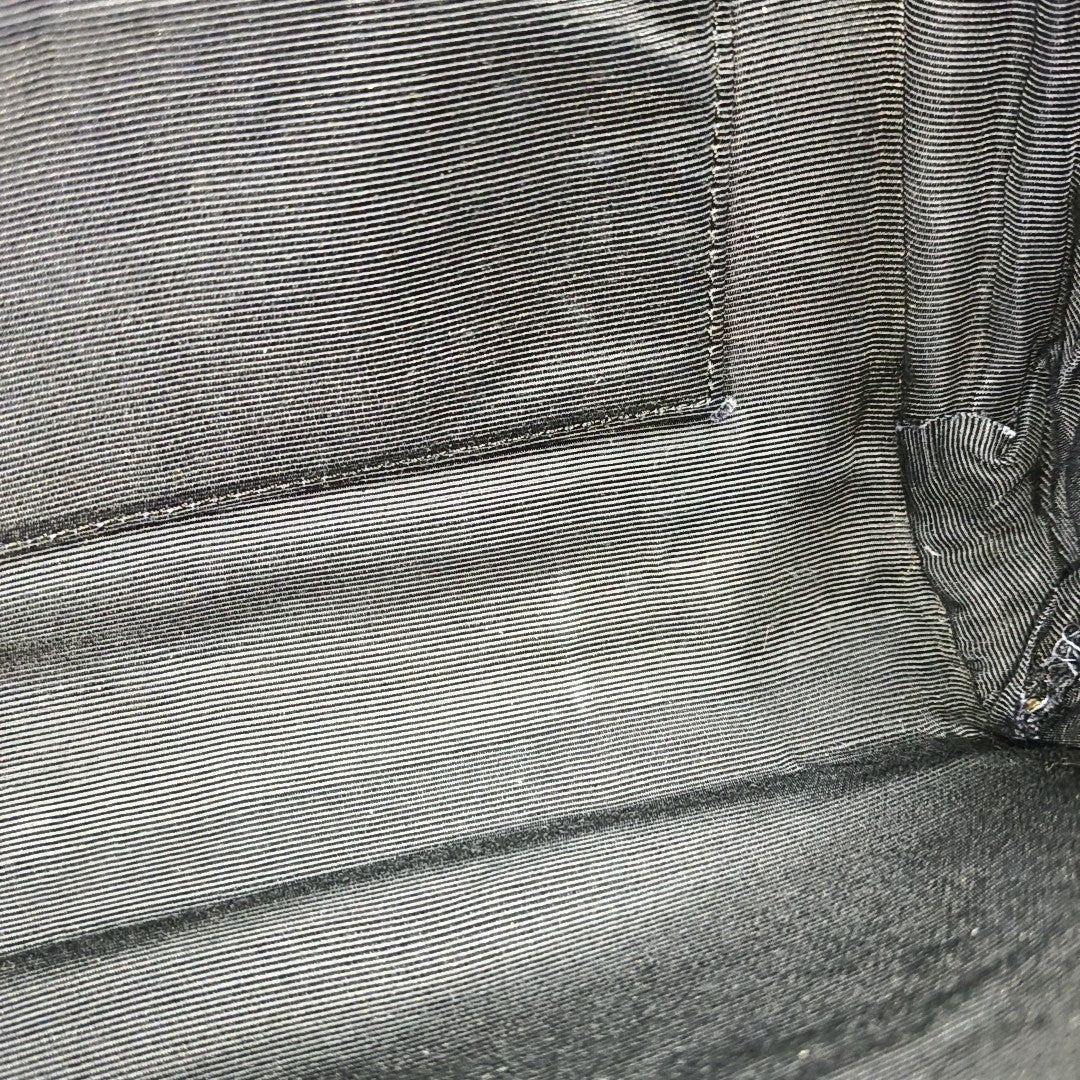 Bolso de mano de nailon negro