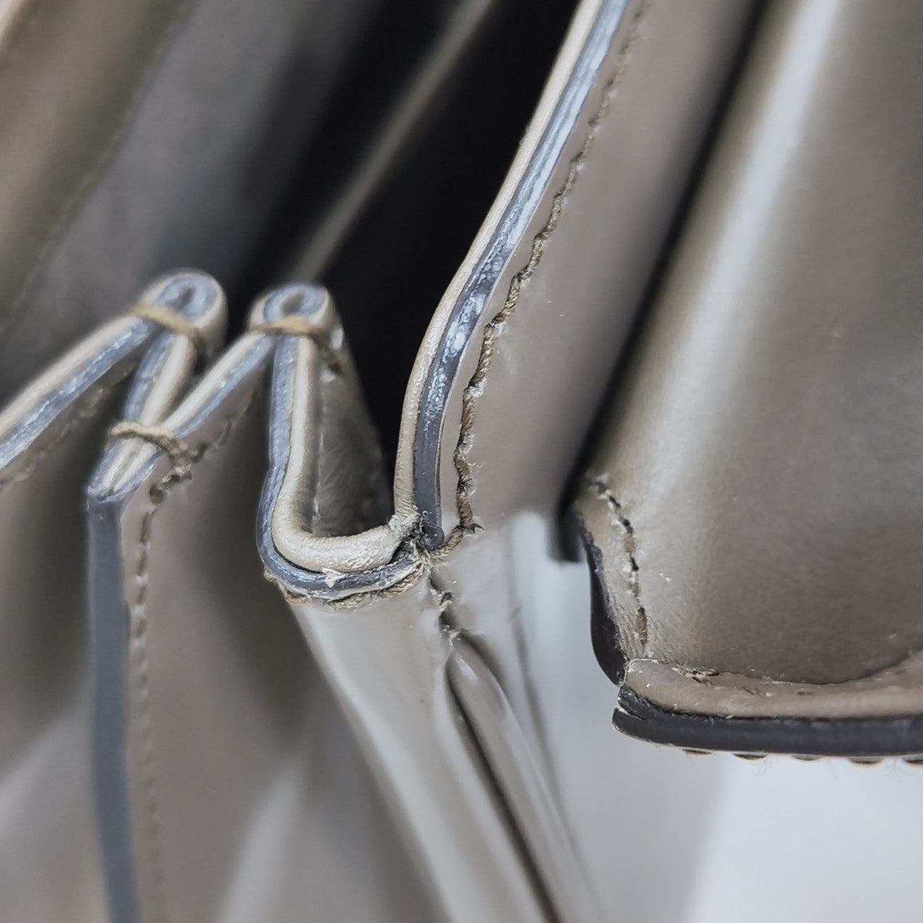 Lady Lock Calfskin Gray