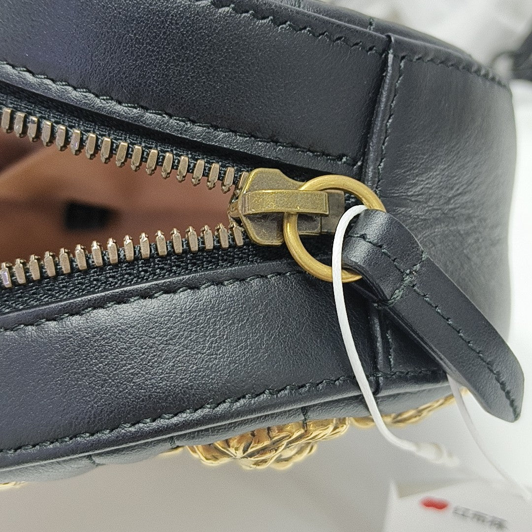 GG Marmont Súper Mini Piel de Becerro Acolchada Negra
