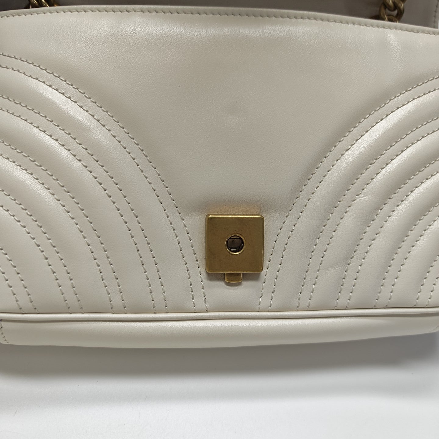 GG Marmont Medium Quilted Calfskin White