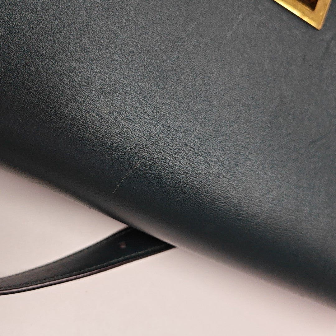 CLASSIC BOX Medium Calfskin Green