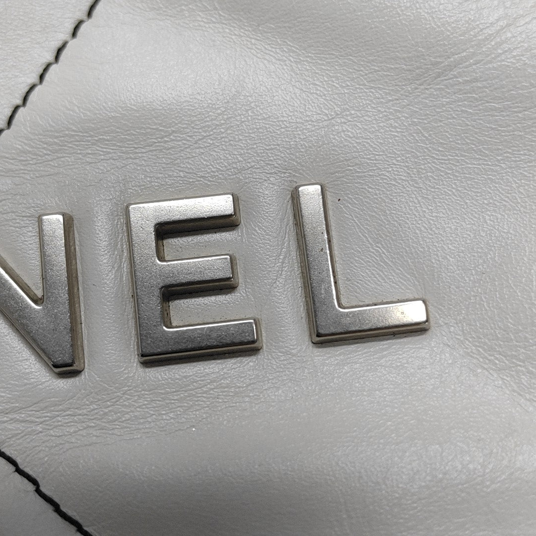 CHANEL 22 Medium Quilted Calfskin White