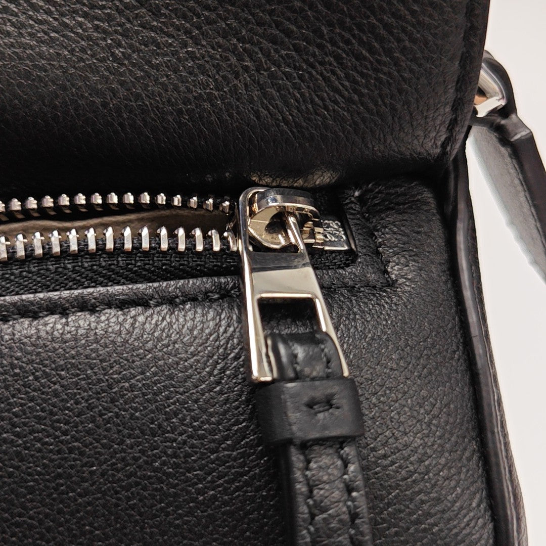 Puzzle Medium Calfskin Black
