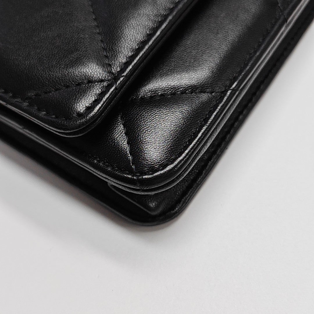 CHANEL 19 WOC Quilted Lambskin Black