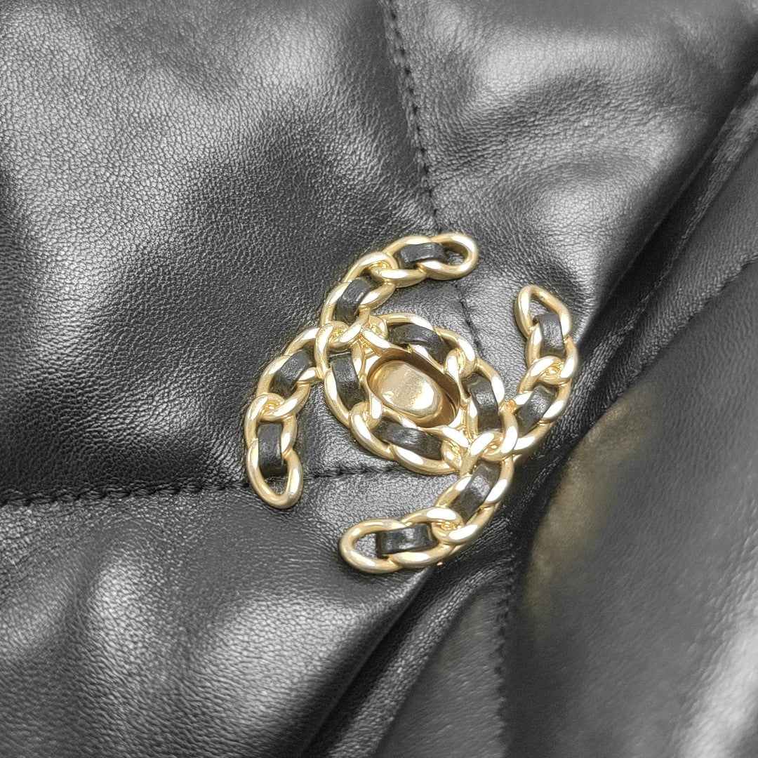 CHANEL 19 Medium Quilted Lambskin Black