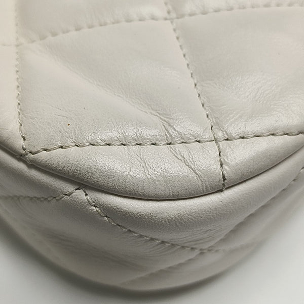 Chanel 19 Pequeño Piel de Becerro Acolchada Blanca