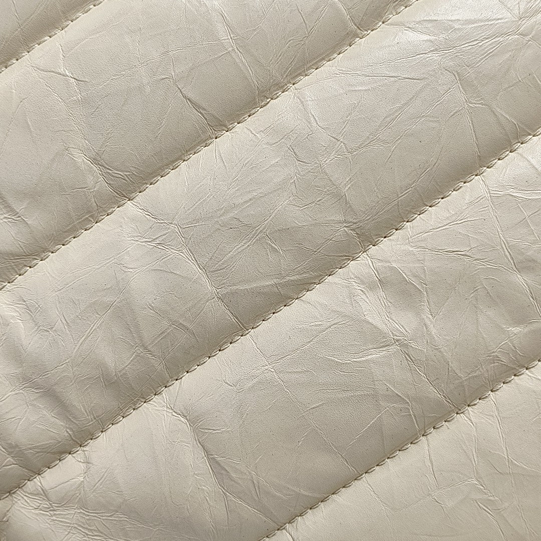 Crush Medium Quilted Calfskin Beige