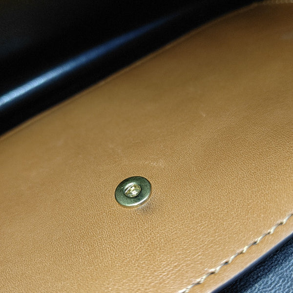 CLASSIC BOX Calfskin Black