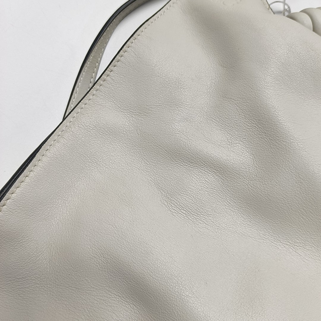 Flamenco Medium Calfskin White