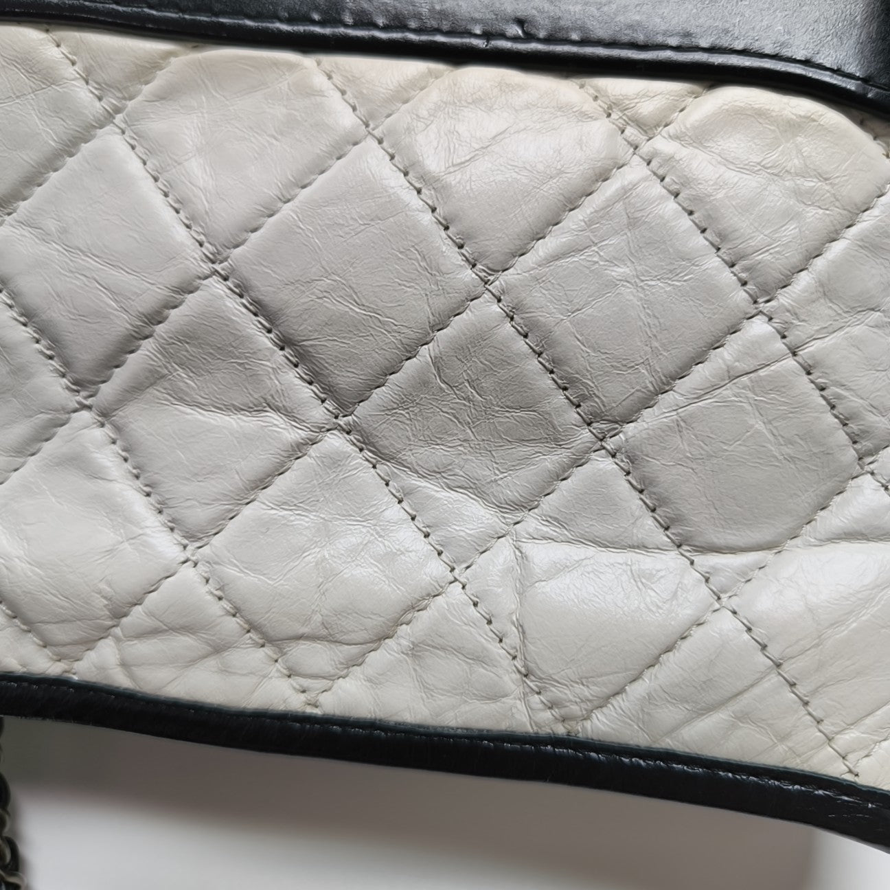 GABRIELLE Small Quilted Calfskin White