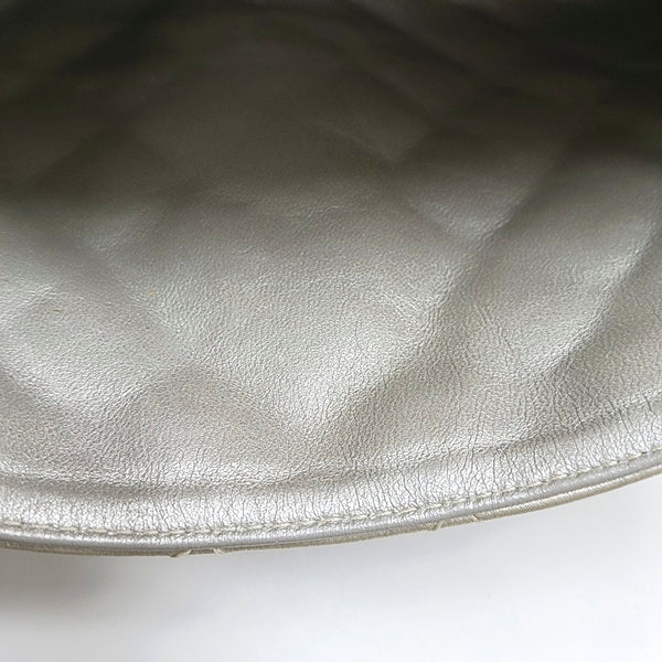 Authenticated pre-owned  CLASSIC FLAP Jumbo Quilted Lambskin Beige - Shoulder Bag at Looply