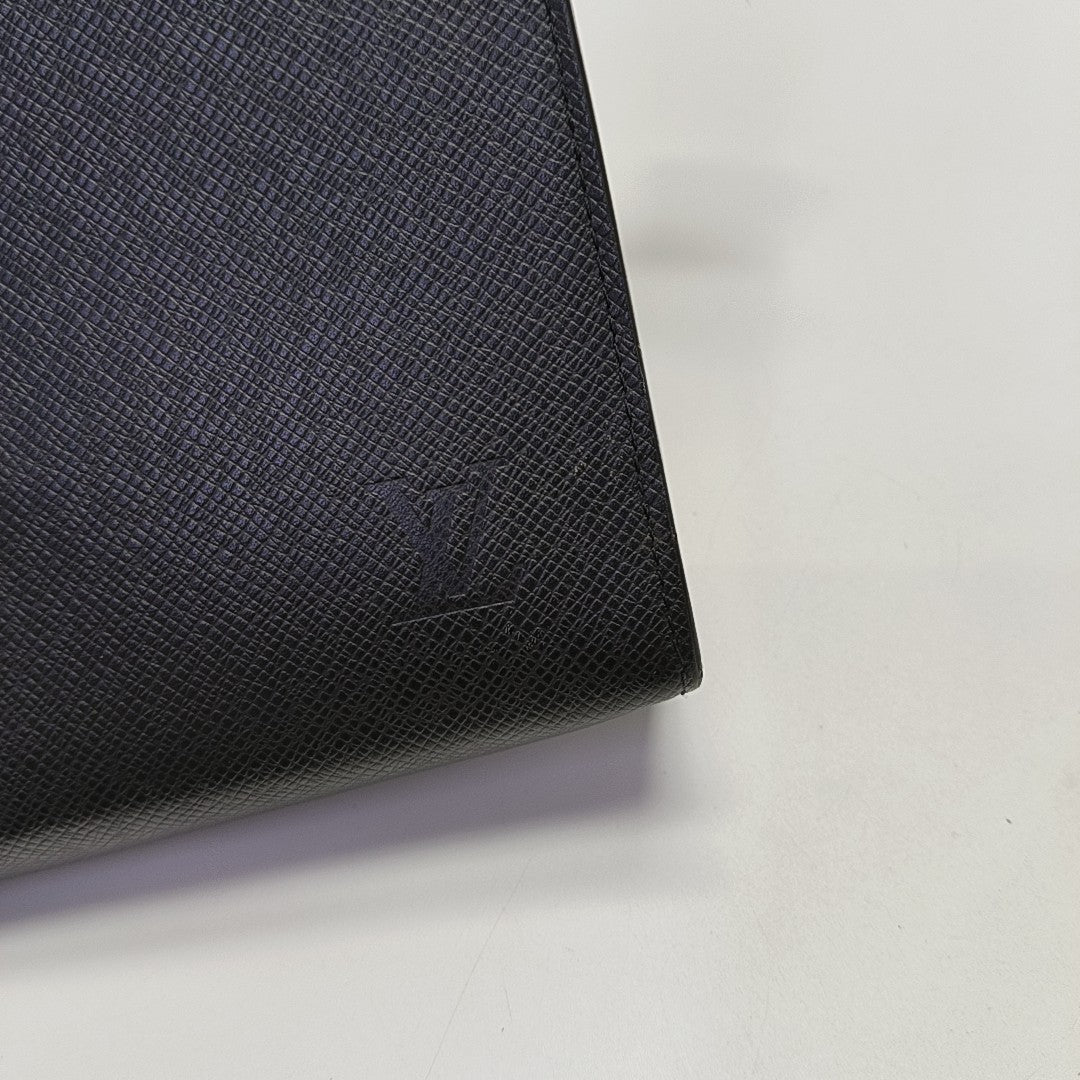 Pochette Voyag MM Calfskin Black