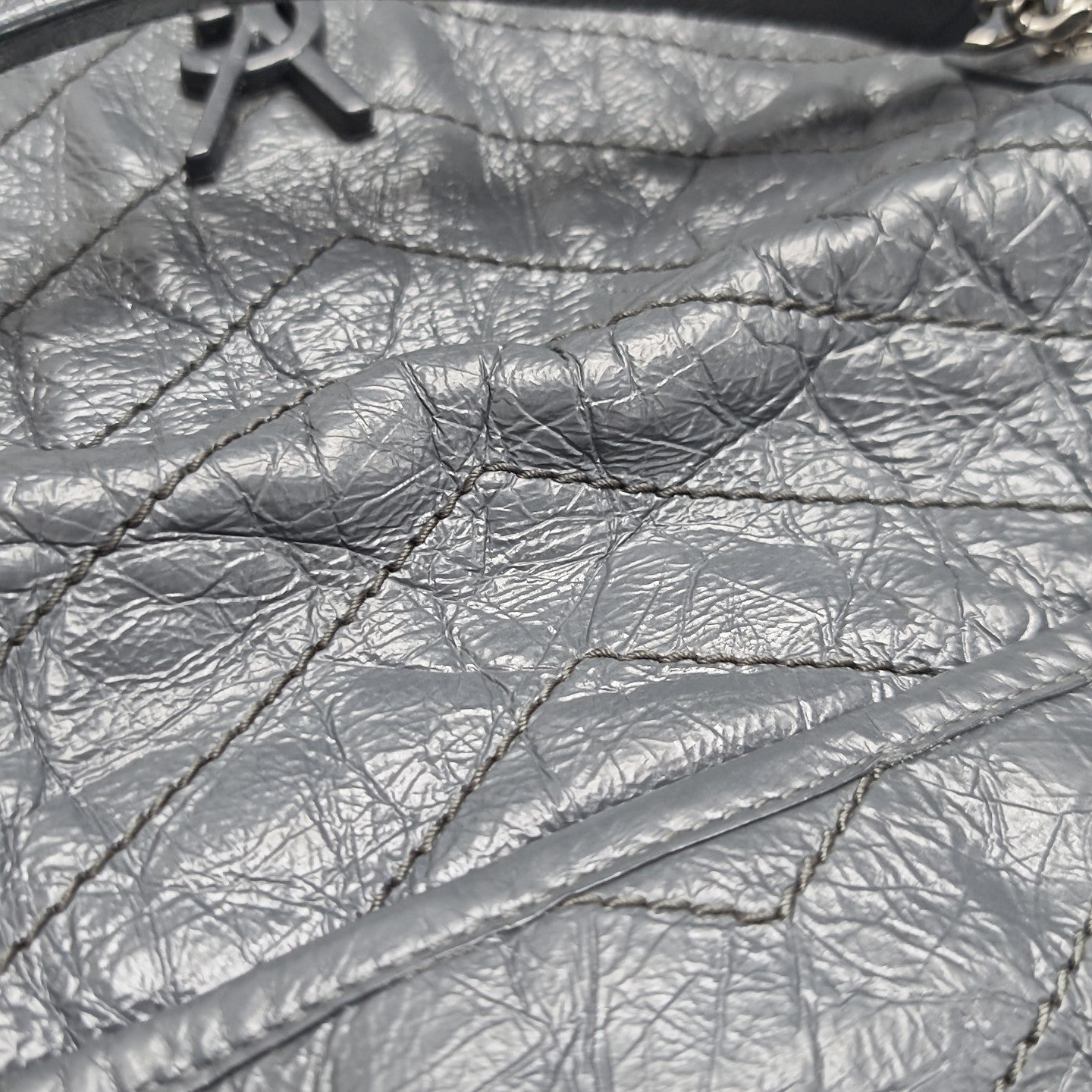 NIKI Medium Chevron Calfskin Gray
