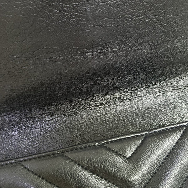 COLLEGE Medium Chevron Lambskin Black