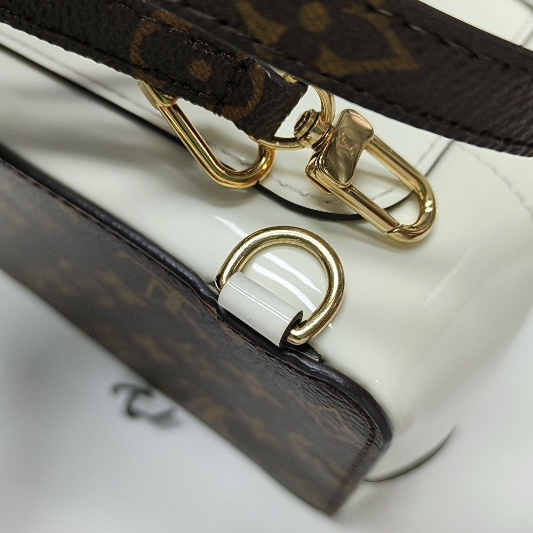 HOT SPRINGS MM Monogram Patent Leather White