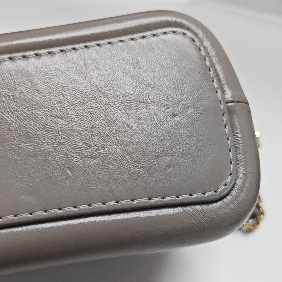 GABRIELLE Medium Quilted Calfskin Gray